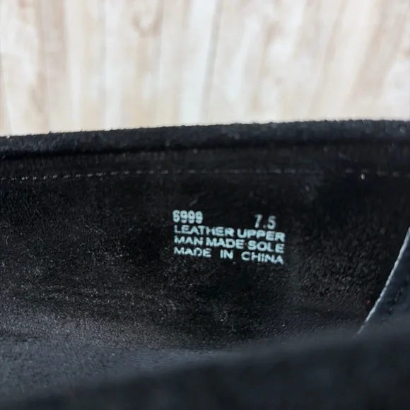 Minnetonka Women’s Black Suede Kilty Moccasin Size 7.5 - Picture 8 of 11